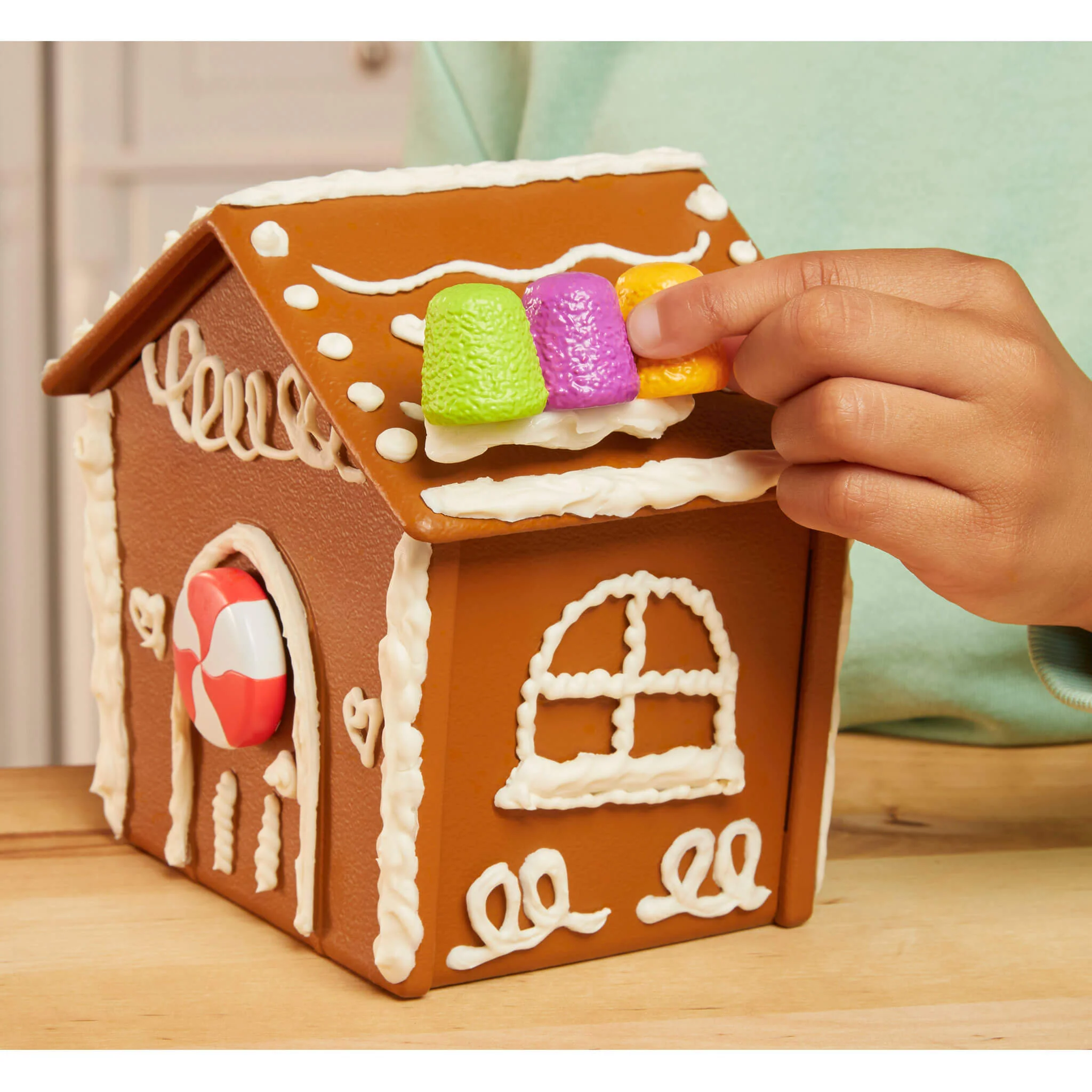 Creative Chefs⢠Gingerbread House Kit - Image 4
