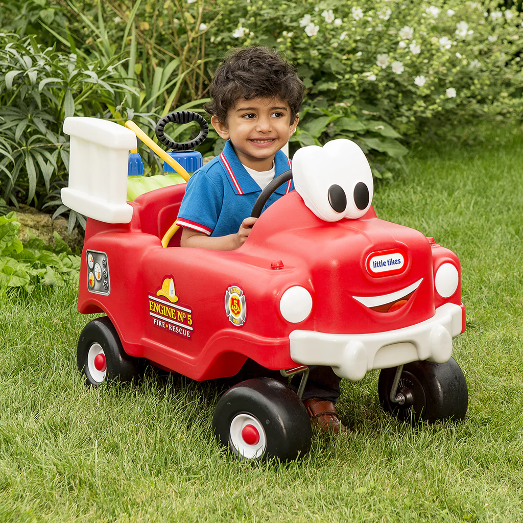 Spray & Rescue Fire Truck - Image 4